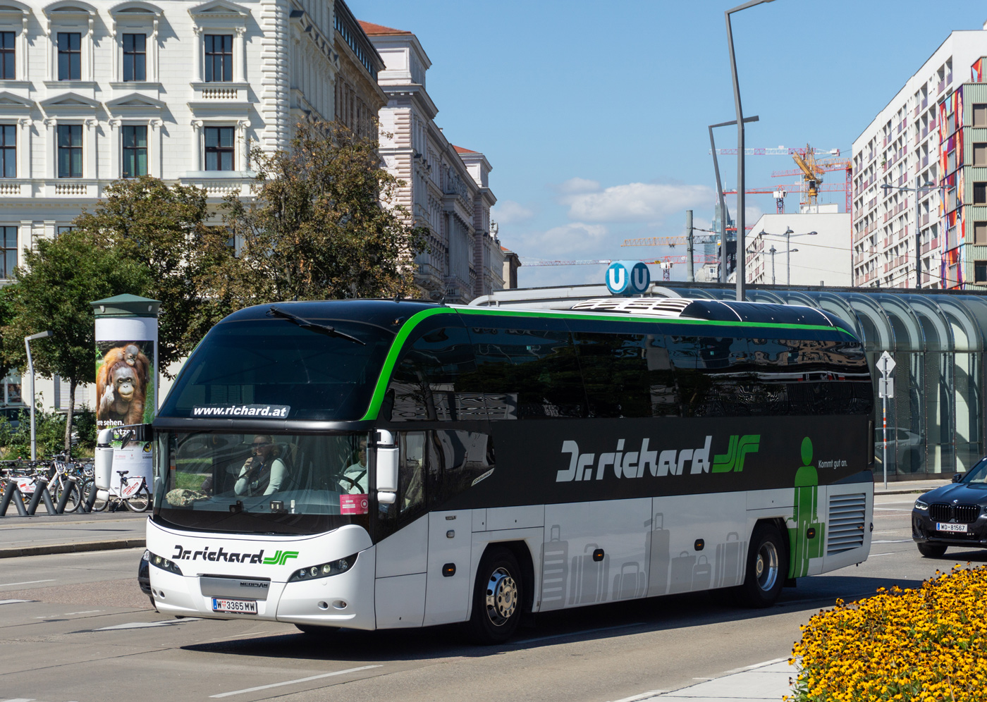 Austrijā, Neoplan P14 N1216HD Cityliner № W 3365 MW