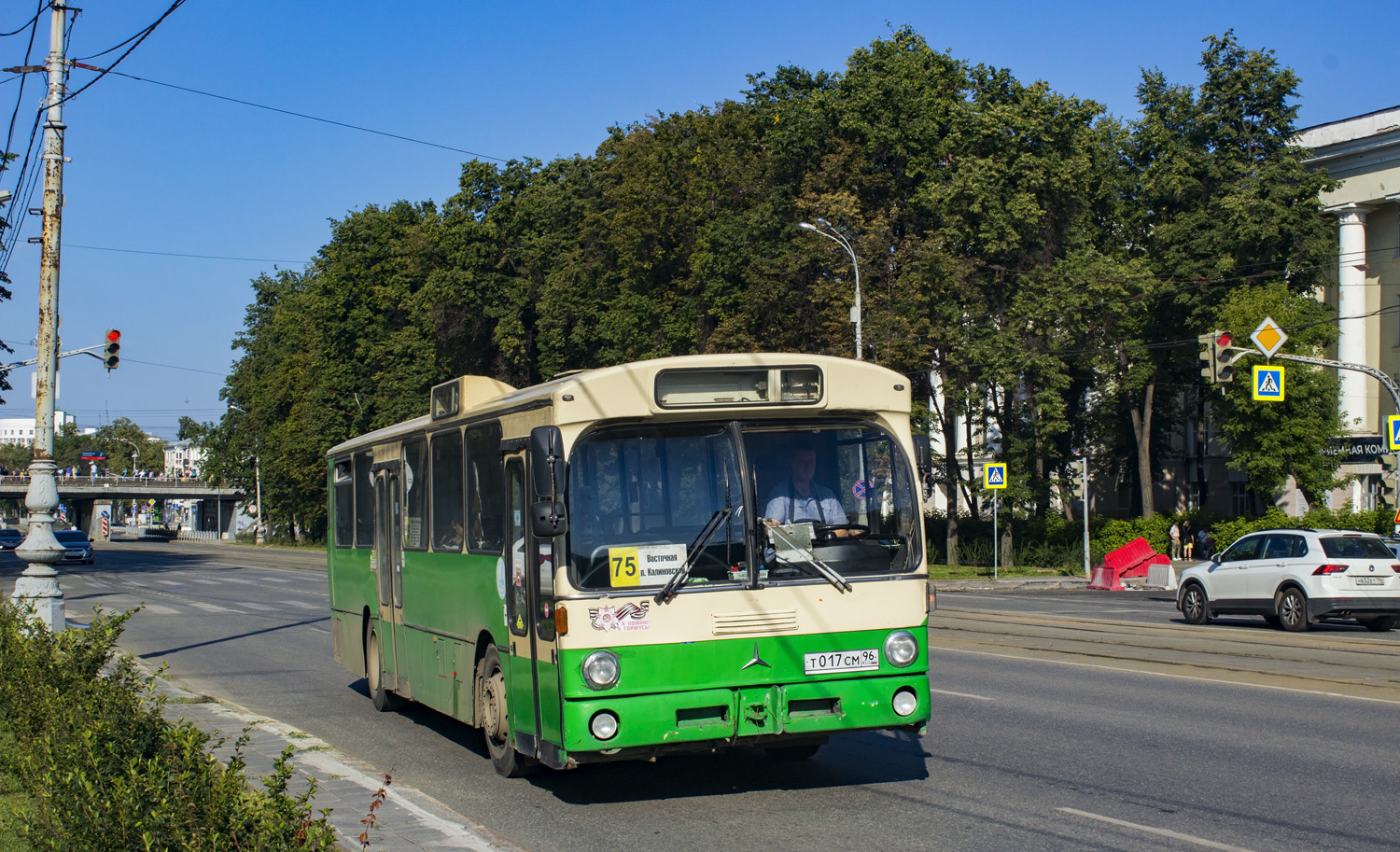 Свердловская область, Mercedes-Benz O305 № Т 017 СМ 96