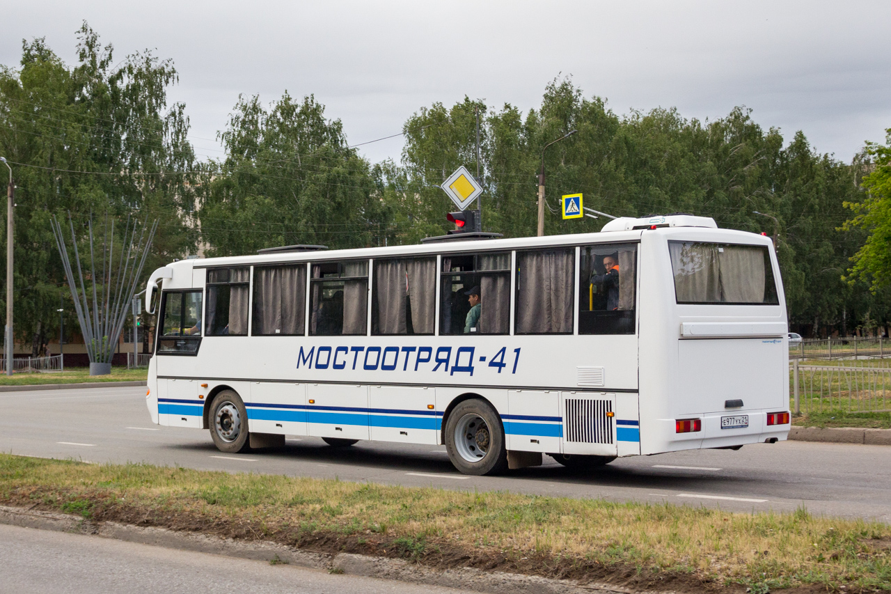 Чувашия, КАвЗ-4238-51 № Е 977 УХ 21