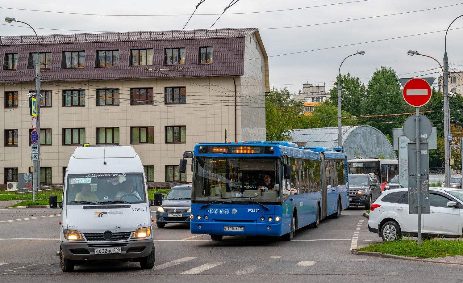 Московская область, Луидор-223229 (MB Sprinter Classic) № 1064; Москва, ЛиАЗ-6213.22 № 192374