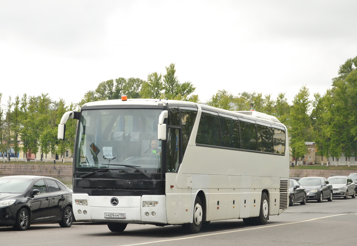 Sanktpēterburga, Mercedes-Benz O350-15RHD Tourismo № Р 409 УМ 198