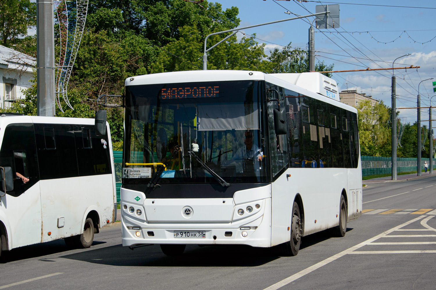 Пензенская область, ГАЗ-A64R42 Next № О 823 ХТ 58; Пензенская область, КАвЗ-4270-70 № Р 910 НК 58