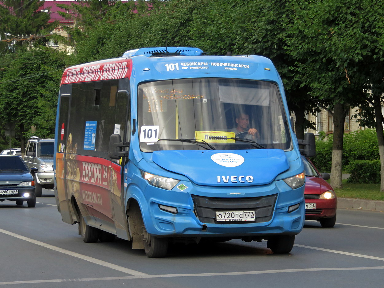 Чувашия, Нижегородец-VSN700 (IVECO) № О 720 ТС 777