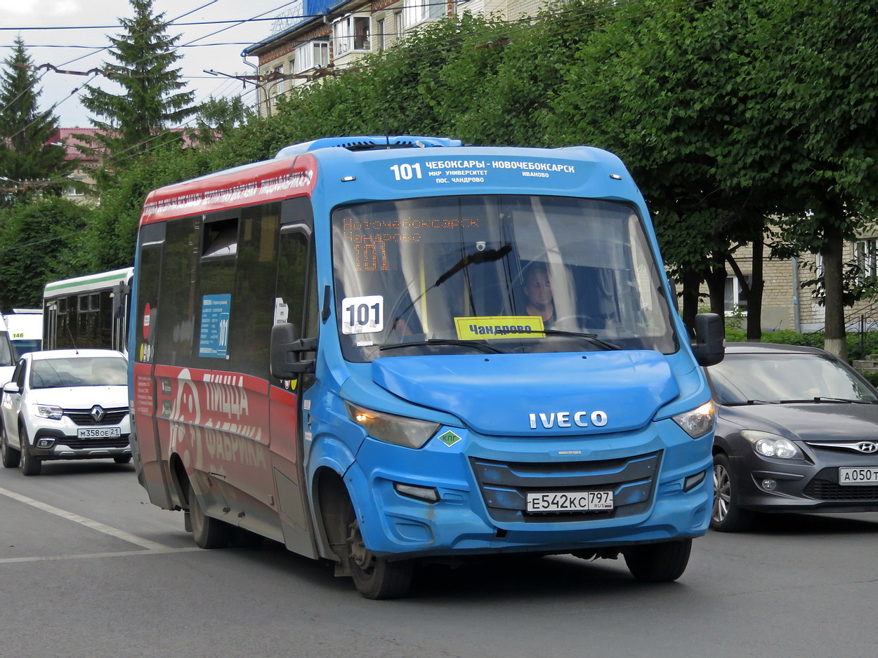 Чувашия, Нижегородец-VSN700 (IVECO) № Е 542 КС 797