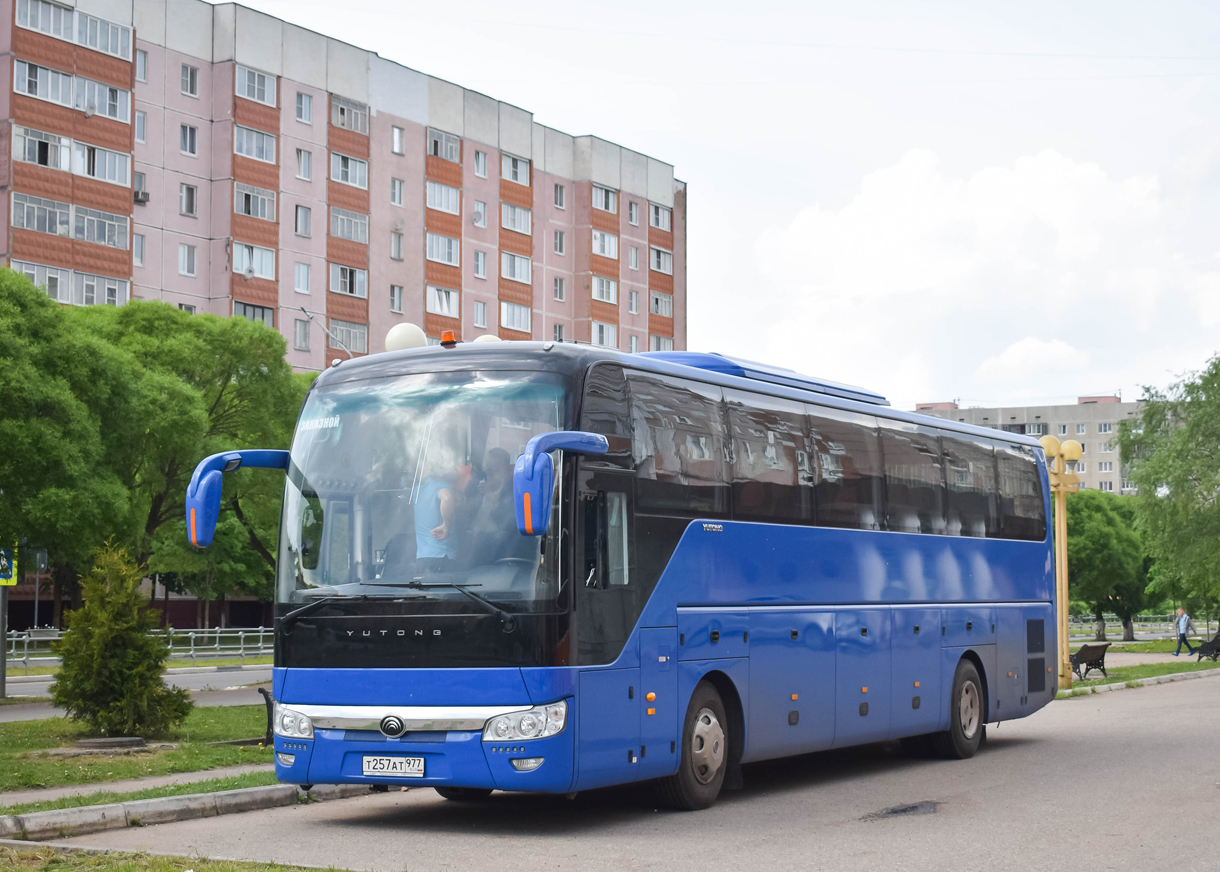 Москва, Yutong ZK6122H9 № Т 257 АТ 977