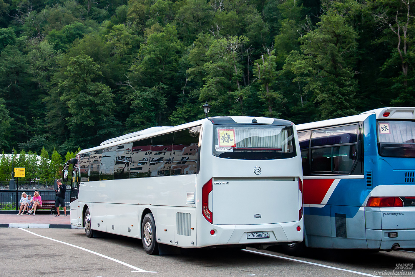 Краснодарский край, Golden Dragon XML6127JR Snow Leopard № К 765 НЕ 123; Краснодарский край, Hyundai AeroExpress № А 414 ВВ 193