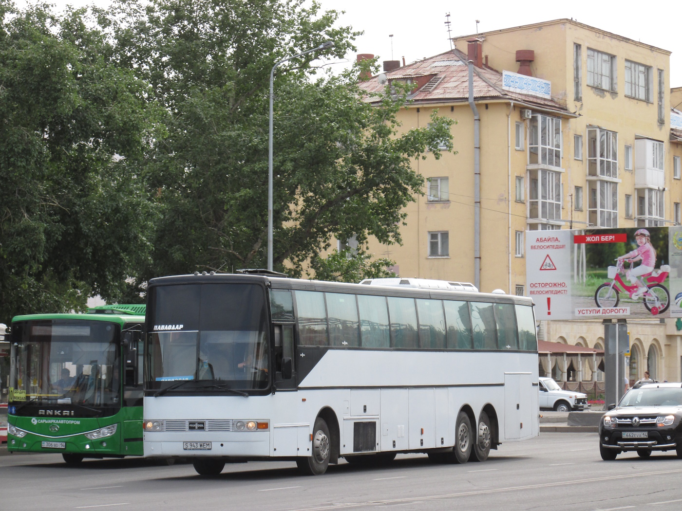 Pavlodar province, Van Hool T8 Alizée 360NL # S 943 WEM