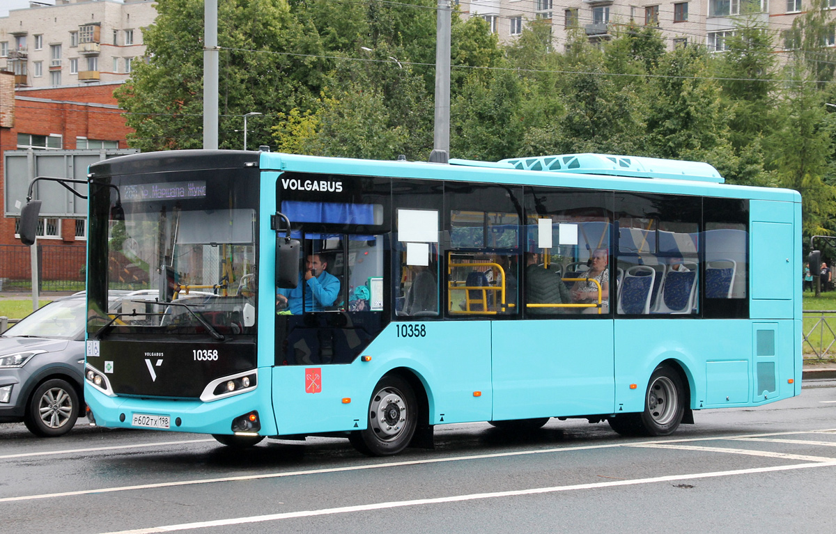 Szentpétervár, Volgabus-4298.G4 (LNG) sz.: 10358