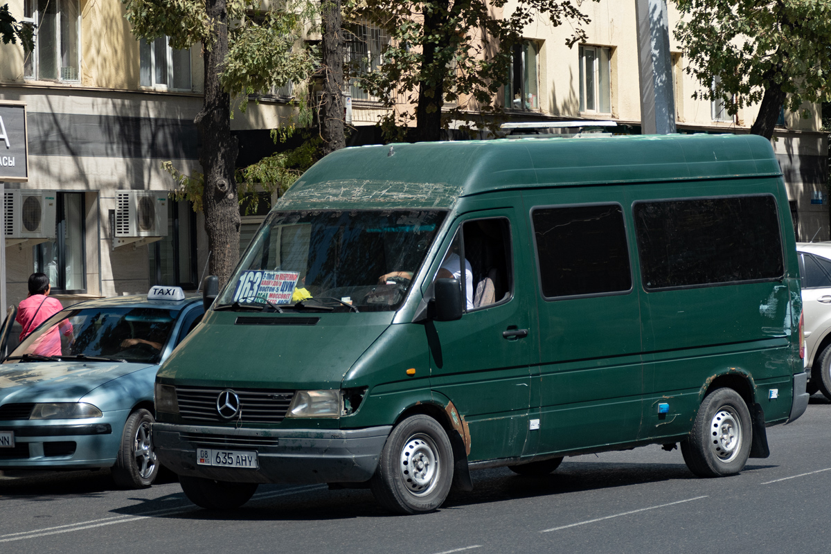 Кыргызстан, Mercedes-Benz Sprinter W901/W902 212D № 08 635 AHY