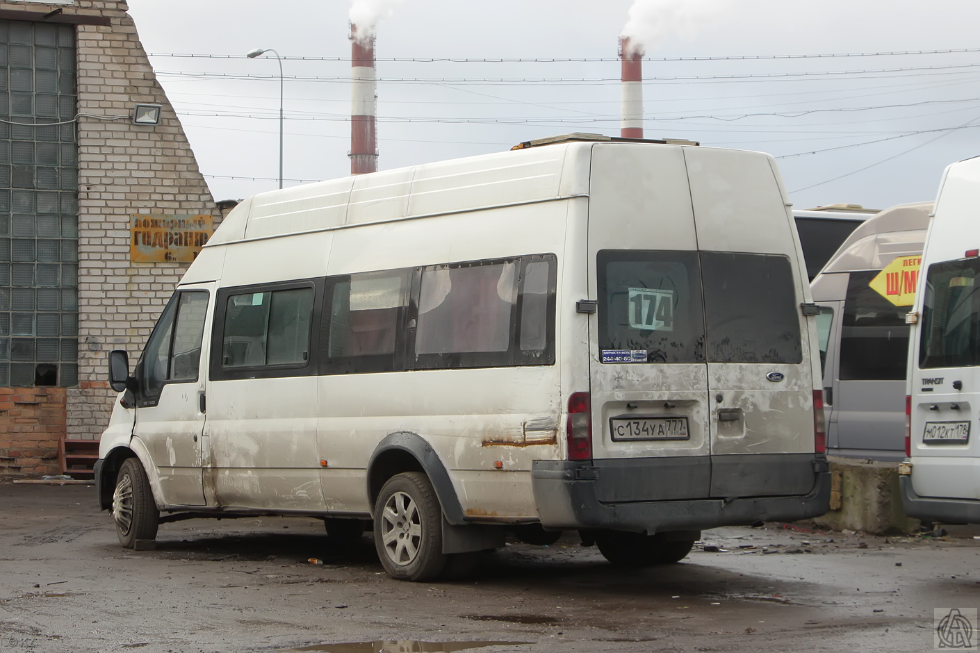 Санкт-Петербург, Самотлор-НН-3236 (Ford Transit) № С 134 УА 777; Санкт-Петербург, Промтех-224326 (Ford Transit) № Н 181 ЕС 31