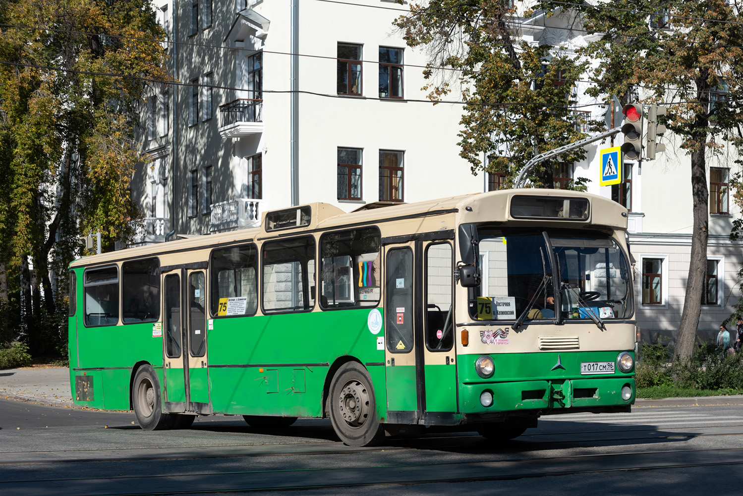 Свердловская область, Mercedes-Benz O305 № Т 017 СМ 96