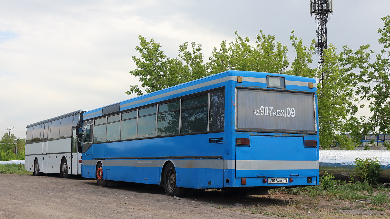 Карагандинская область, Van Hool T815 Alicron № 357 AFP 09; Карагандинская область, Mercedes-Benz O405 № 907 AGX 09