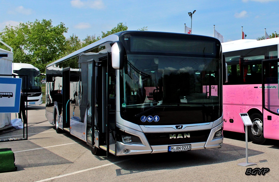 Бавария, MAN 12C Lion's City 12 NL360 EfficientHybrid № M-AN 9233; Венгрия — Busexpo 2019, Zsámbék