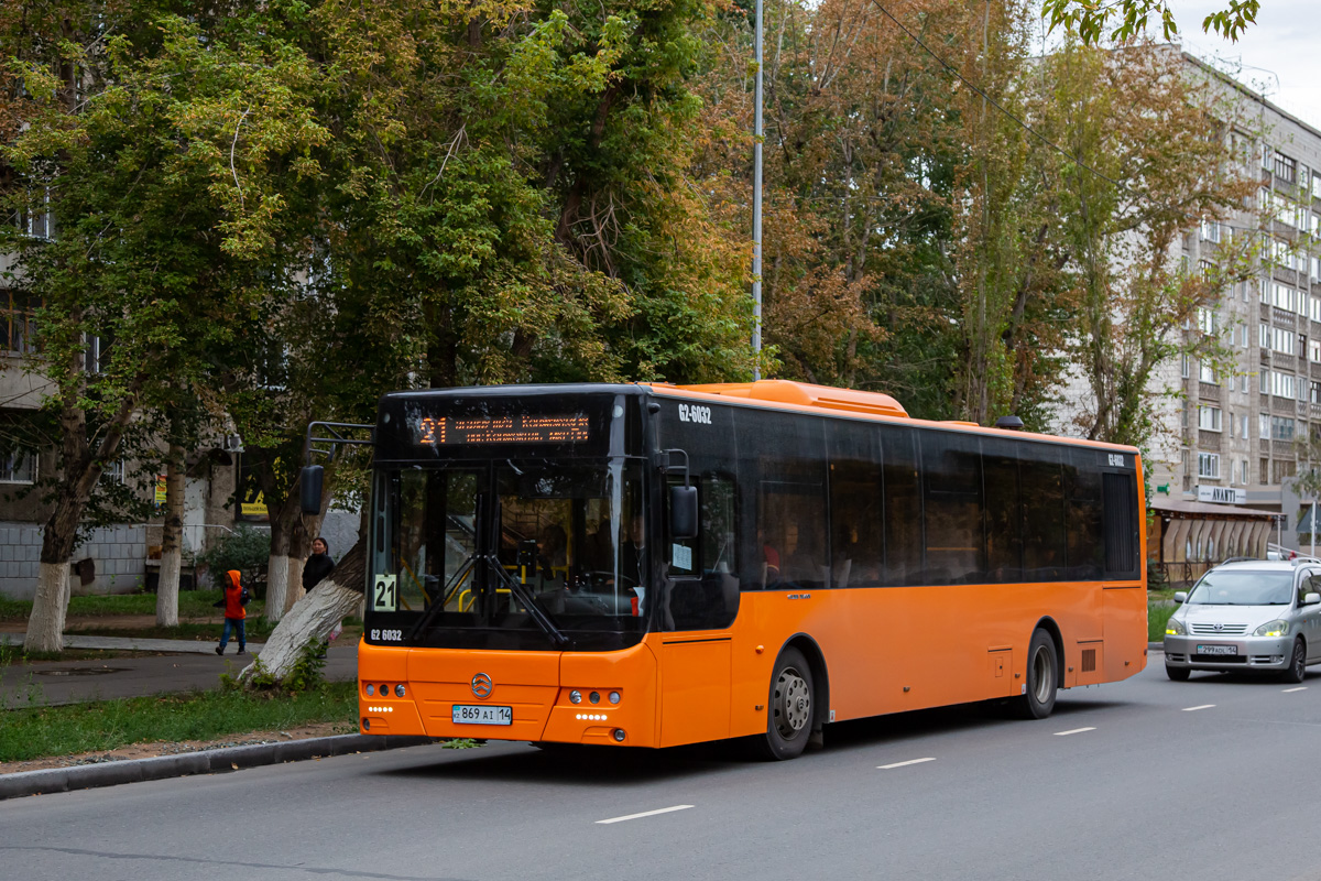 Павлодарская область, Golden Dragon XML6125CR (Hyundai Trans Auto) № G2-6032