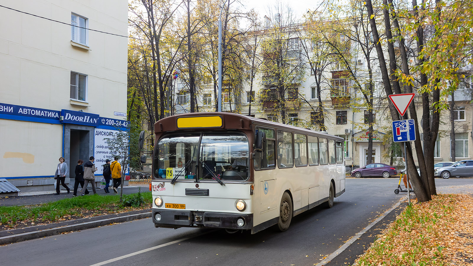 Свердловская область, Mercedes-Benz O305 № КВ 300 66