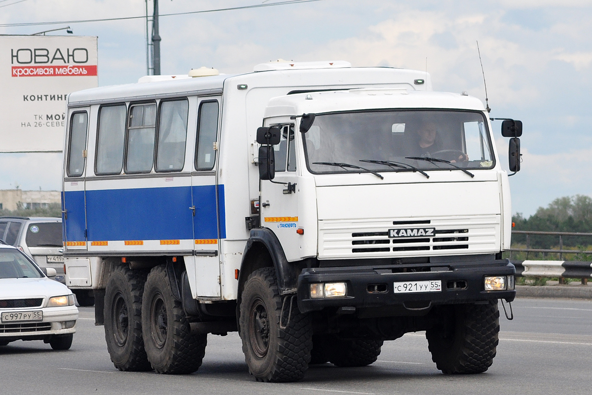 Омская область, НефАЗ-4208-11-13 № С 921 УУ 55