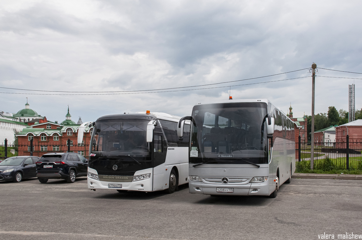Sankt Peterburgas, Mercedes-Benz Tourismo II 15RHD Nr. А 208 УУ 198