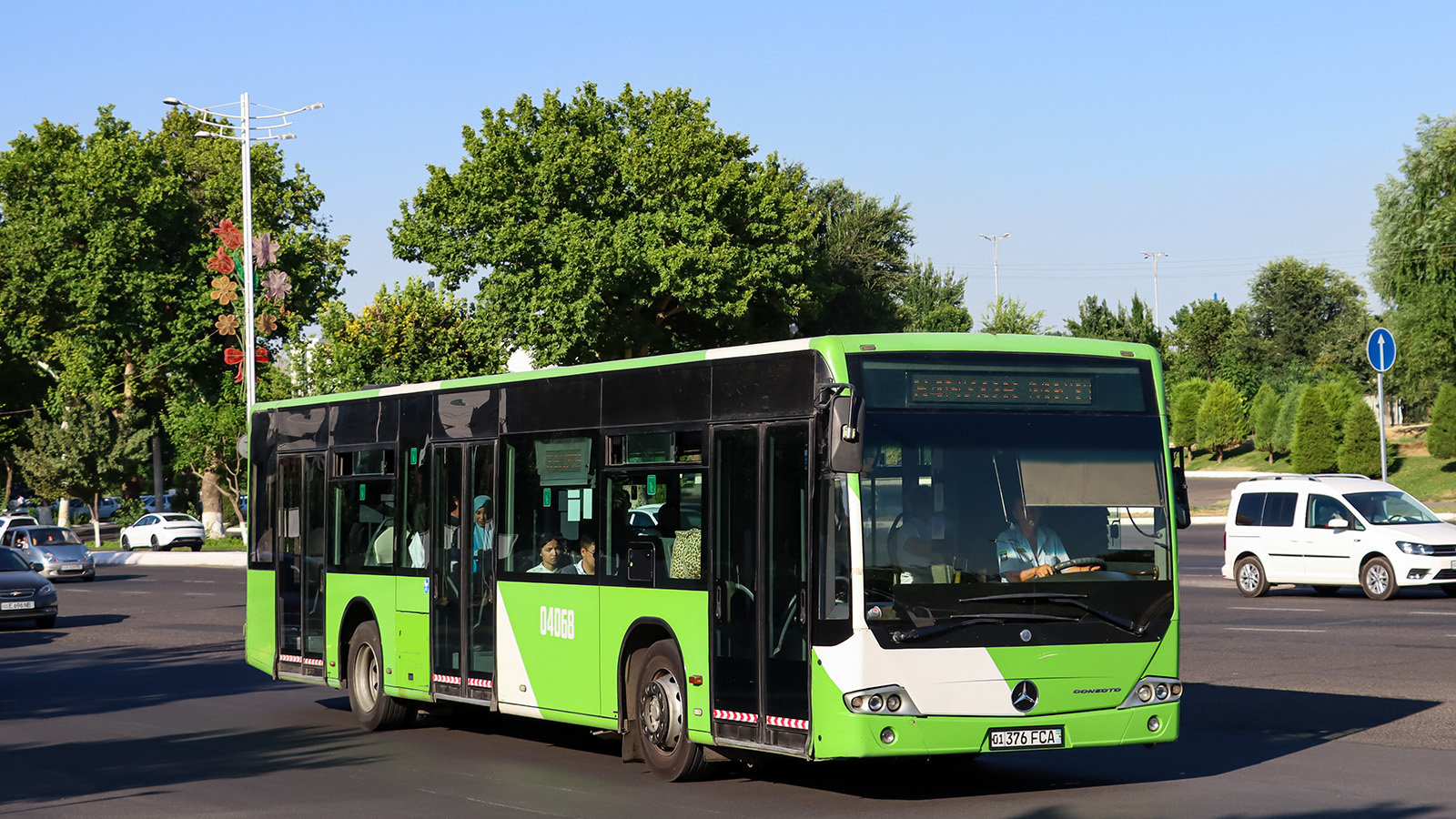 Узбекистан, Mercedes-Benz Conecto II № 04068