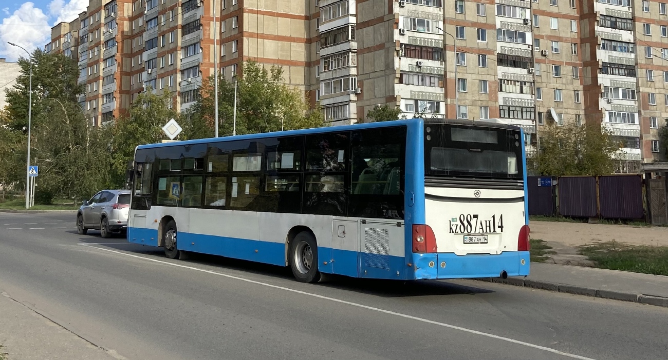 Pavlodar province, Huang Hai DD6129S15 Nr. 887 AH 14
