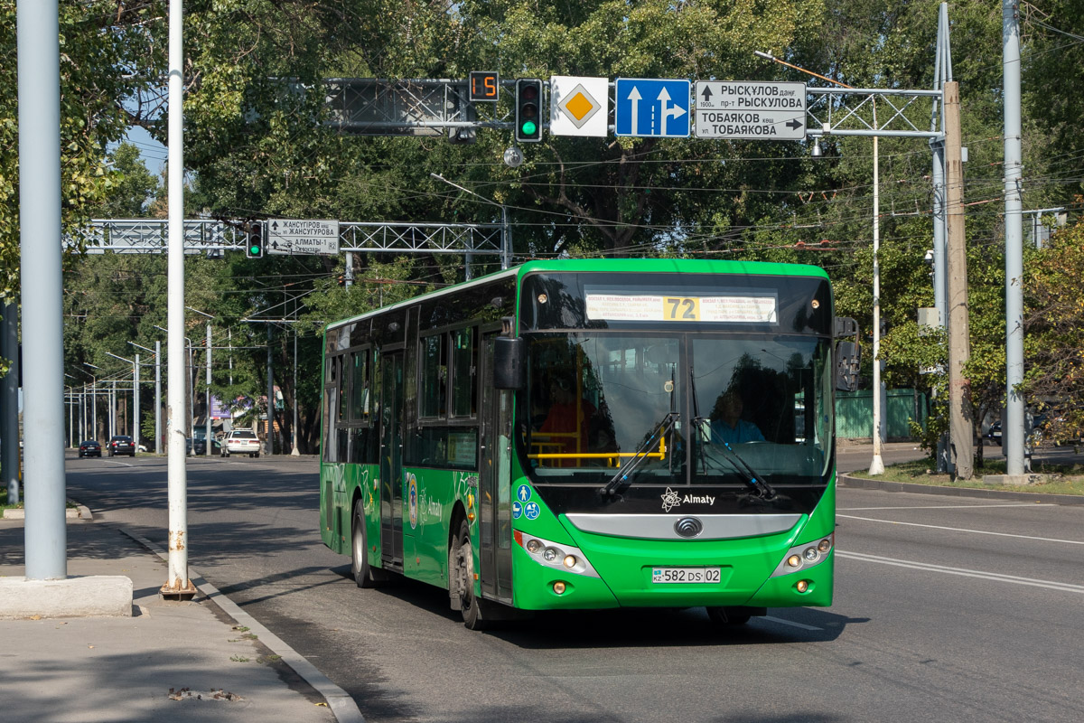 Алматы, Yutong ZK6118HGA № 582 DS 02