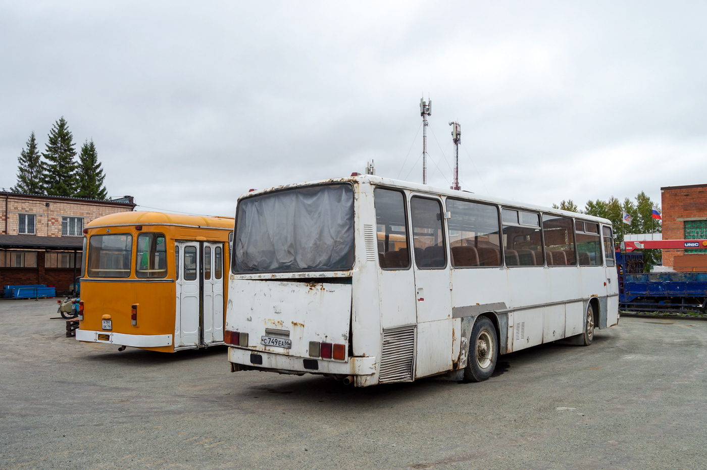 Sverdlovsk region, Ikarus 255 Nr. С 749 ЕА 66