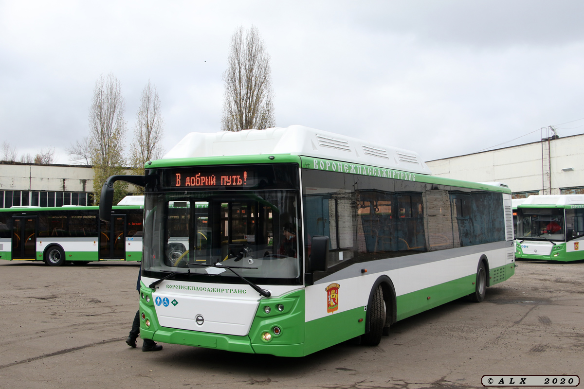 Воронежская область, ЛиАЗ-5292.67 (CNG) № К 813 ЕЕ 136