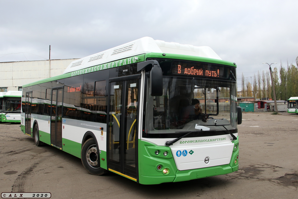 Воронежская область, ЛиАЗ-5292.67 (CNG) № К 813 ЕЕ 136