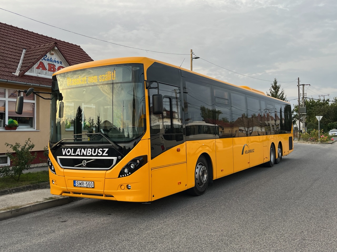Венгрия, Volvo 8900BLE № SWR-560