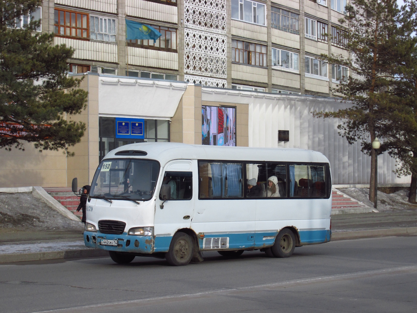 Павлодарская область, Hyundai County Super № 442 NWA 14