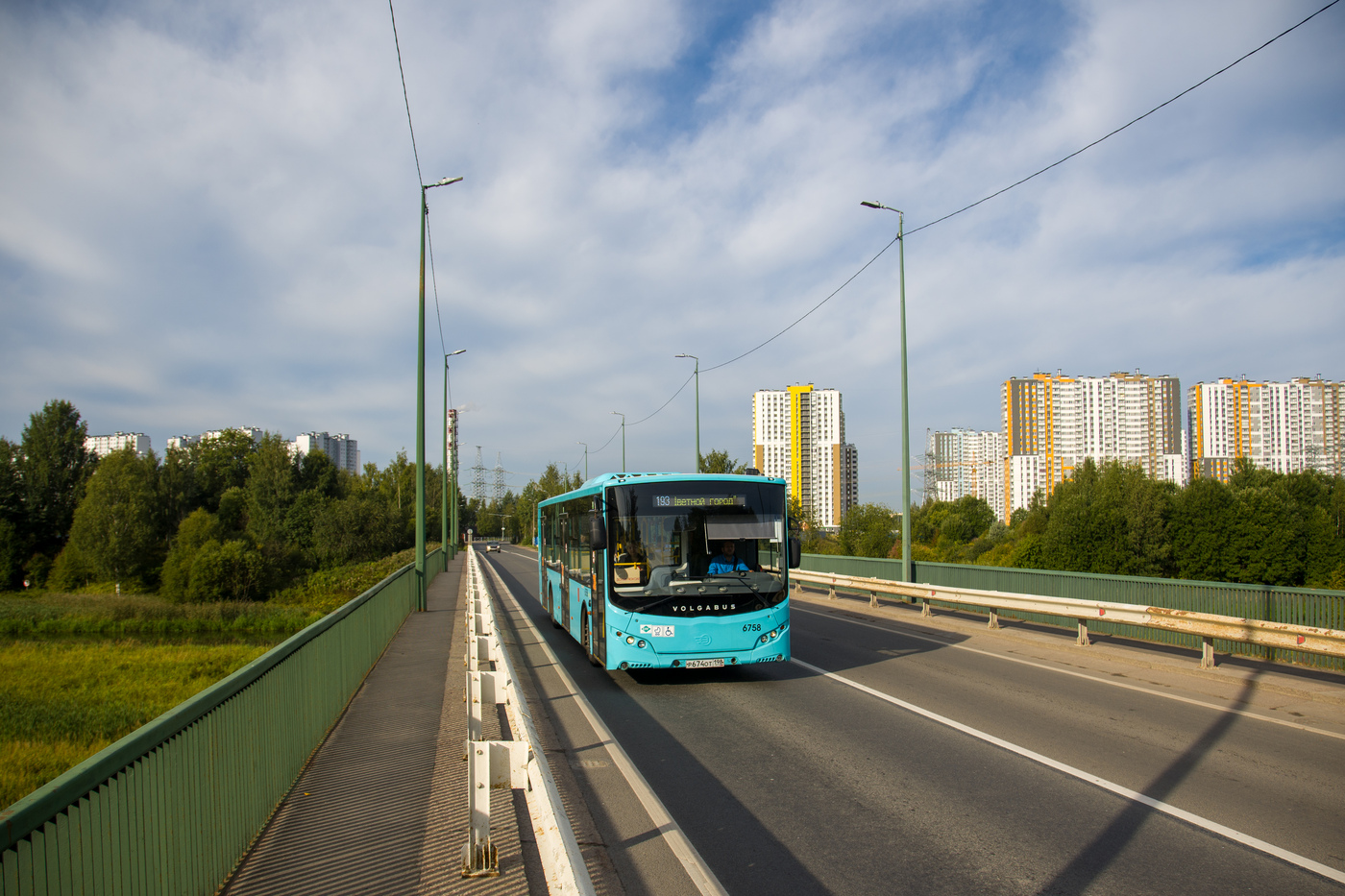Szentpétervár, Volgabus-5270.G2 (LNG) sz.: 6758