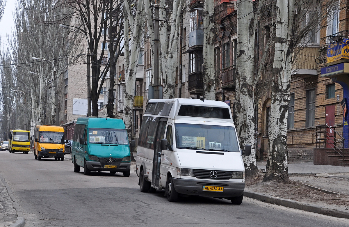 Днепропетровская область, Mercedes-Benz Sprinter W903 313CDI № AE 0884 AA; Днепропетровская область, Vehixel O400 City № AE 4786 AA