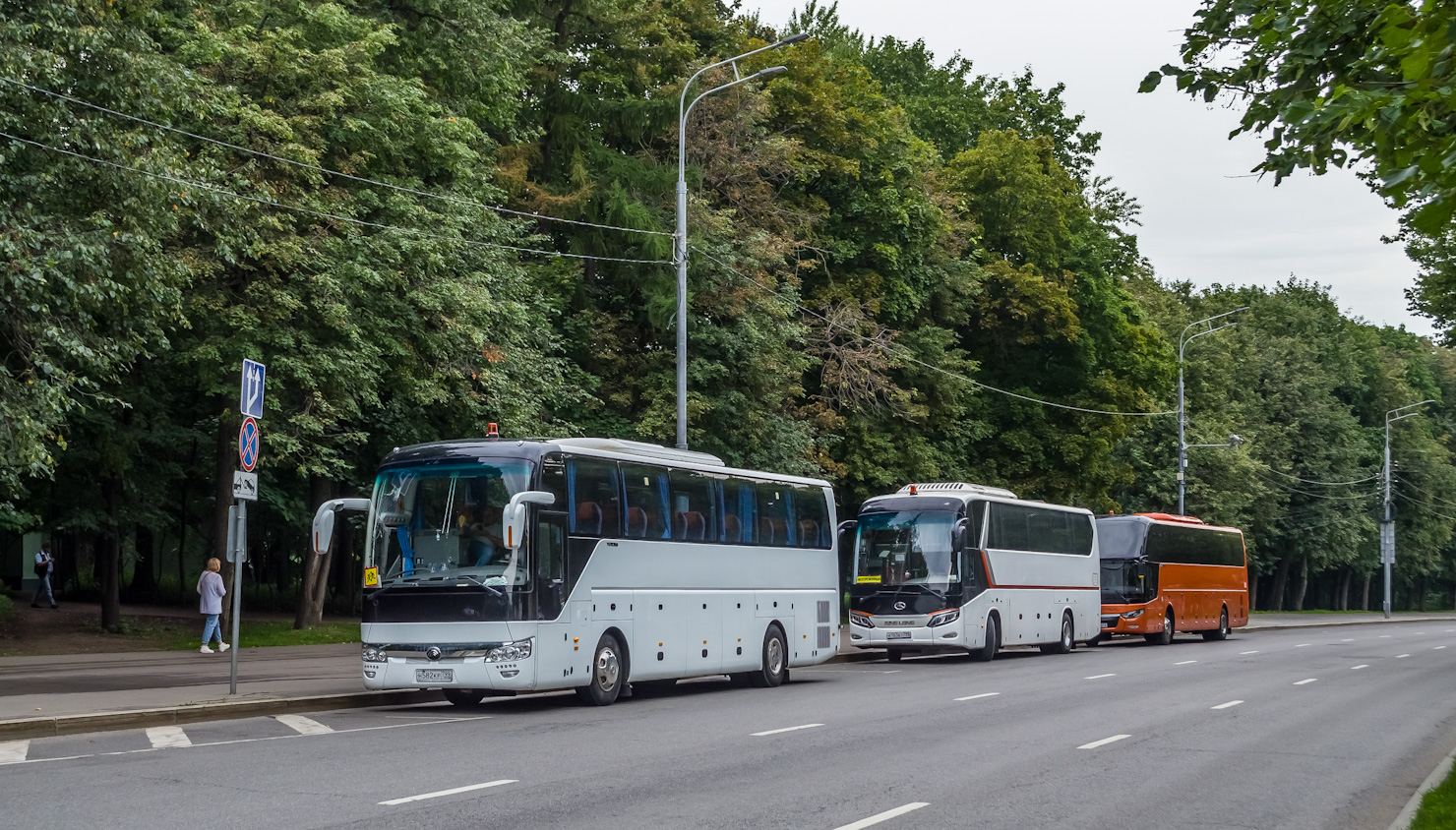 Москва, Yutong ZK6122H9 № Н 582 КР 799; Кировская область, Zhong Tong LCK6127H ComPass № А 820 СО 43