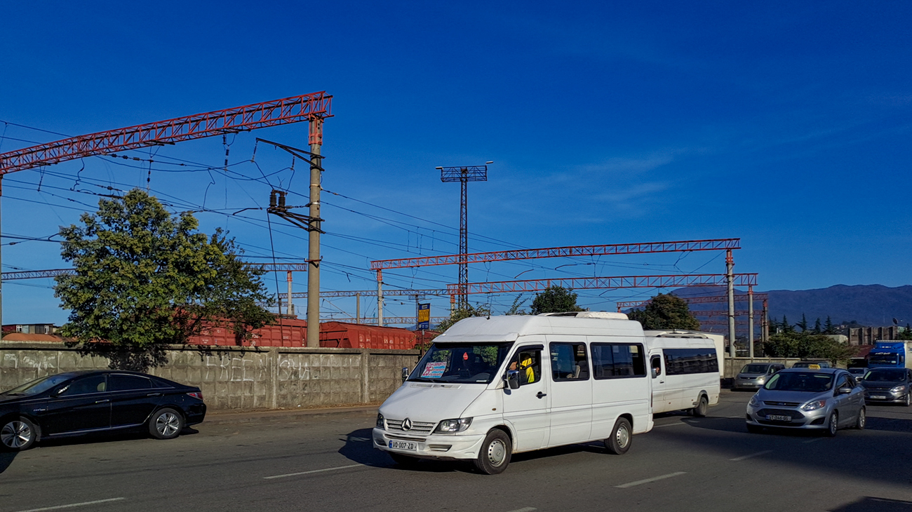 Грузия, Mercedes-Benz Sprinter W901/W902 208CDI № VO-007-ZD
