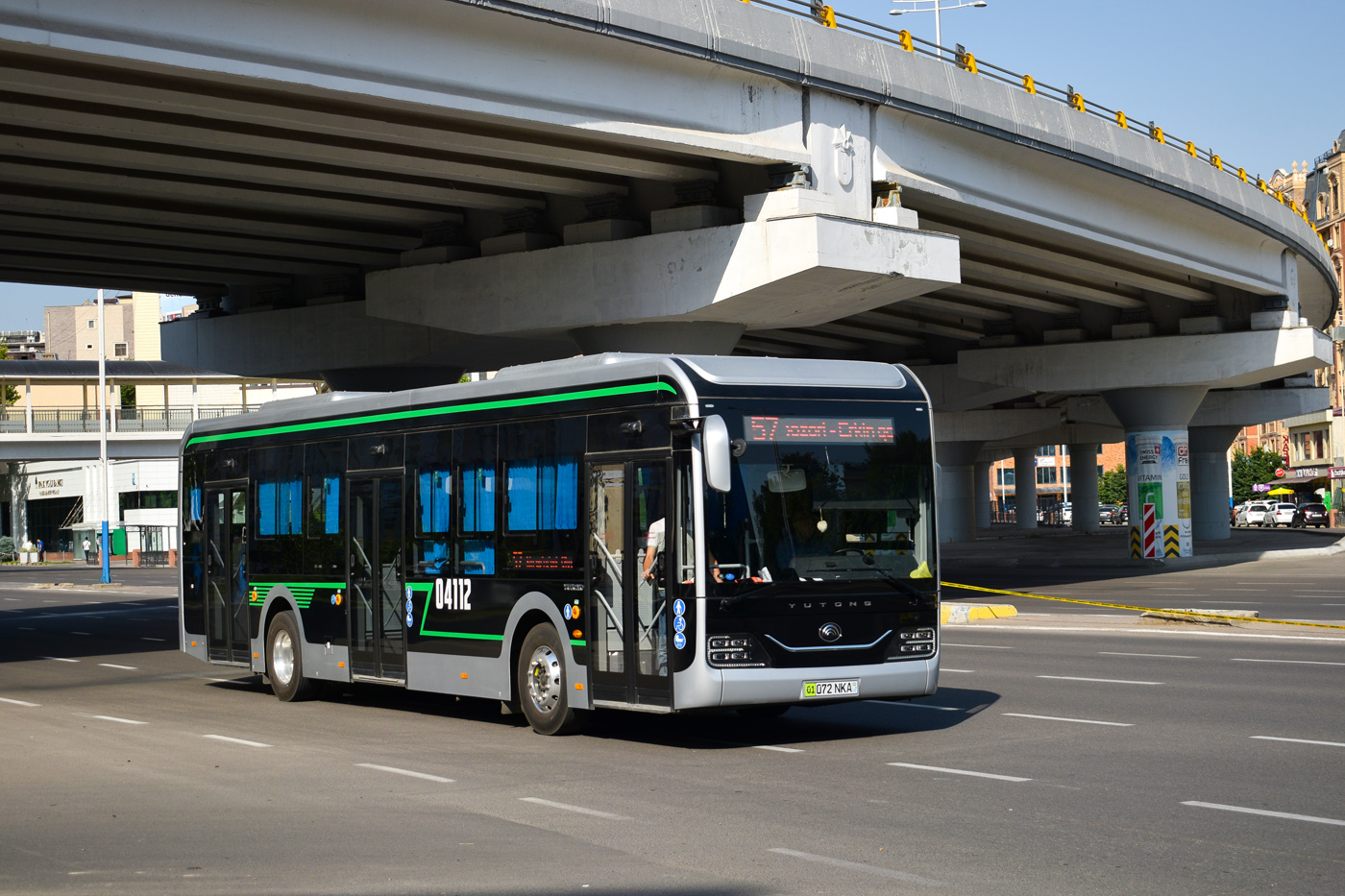 Узбекистан, Yutong ZK6126BEVG № 04112