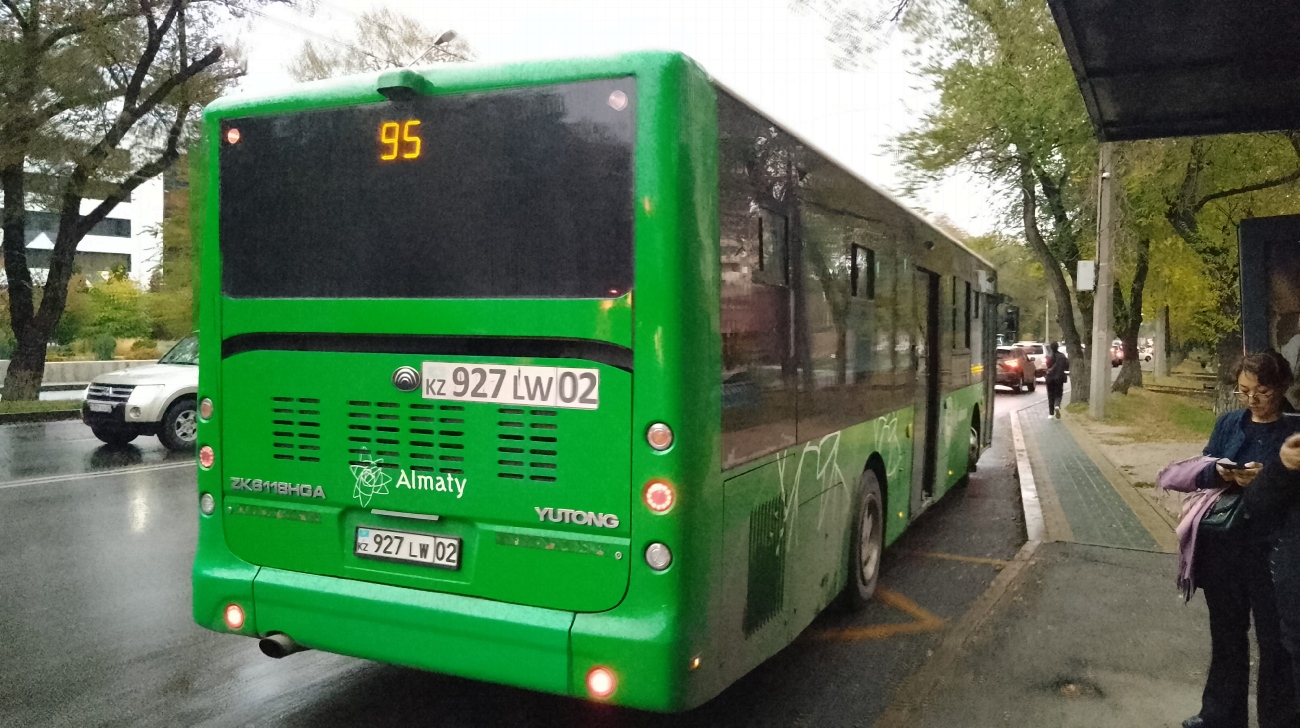 Алматы, Yutong ZK6118HGA (СарыаркаАвтоПром) № 927 LW 02