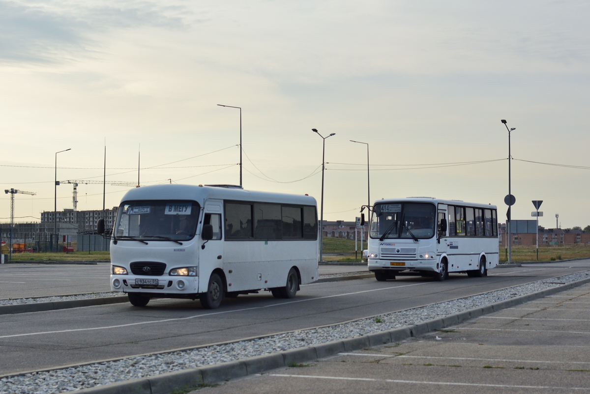 Адыгея, Hyundai County LWB C09 (ТагАЗ) № С 934 ТС 01; Краснодарский край, ПАЗ-320412-05 № АВ 239 23