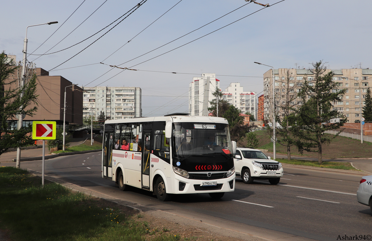 Region Krasnojarsk, PAZ-320435-04 "Vector Next" Nr. Е 790 ОС 124