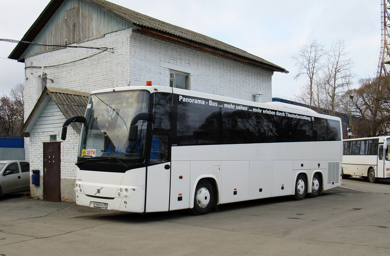 Удмуртия, Volvo 9900 № Е 442 ХО 18