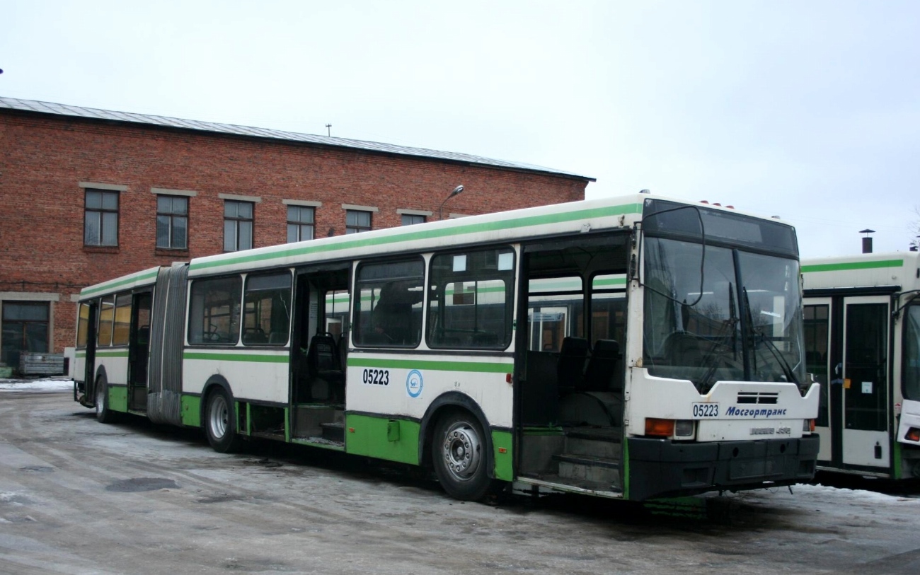 Москва, Ikarus 435.17 № 05223