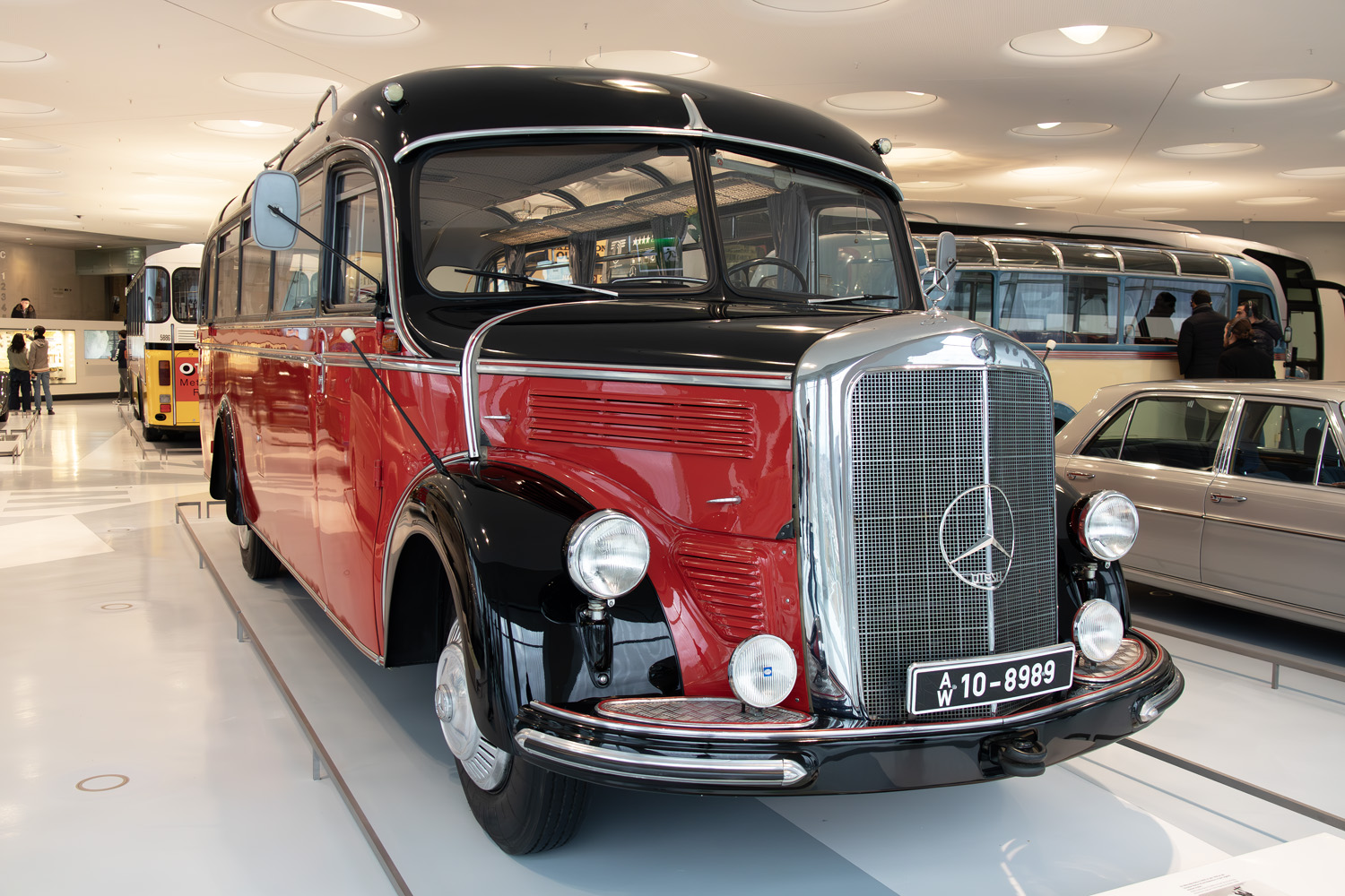 Баден-Вюртемберг, Mercedes-Benz № [10-8989]
