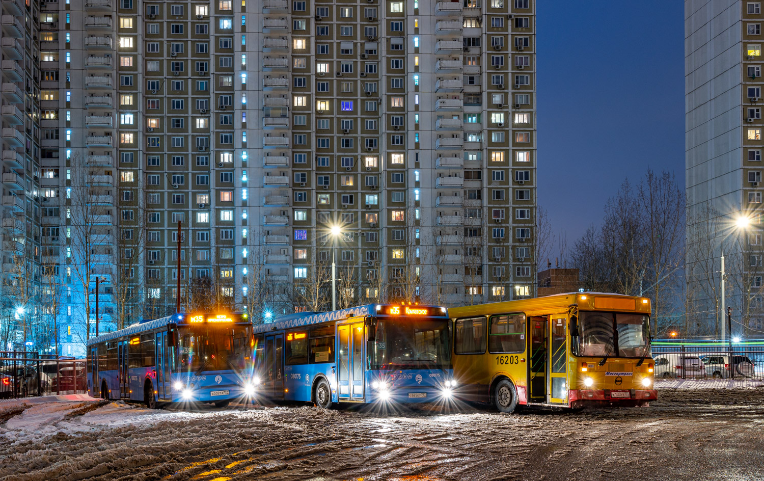 Moscow, LiAZ-5292.22 (2-2-2) # 080735; Moscow — Bus stations