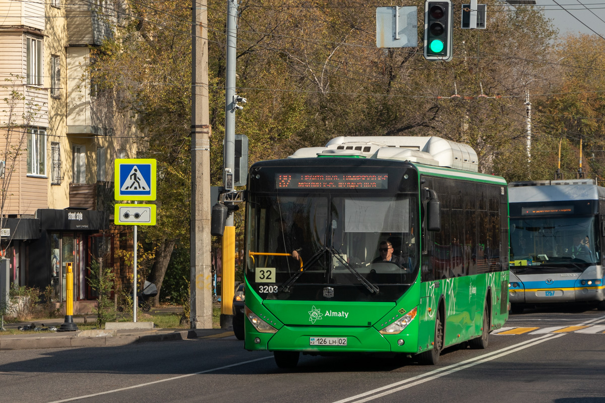 Алматы, Zhong Tong LCK6125HGAN № 3203