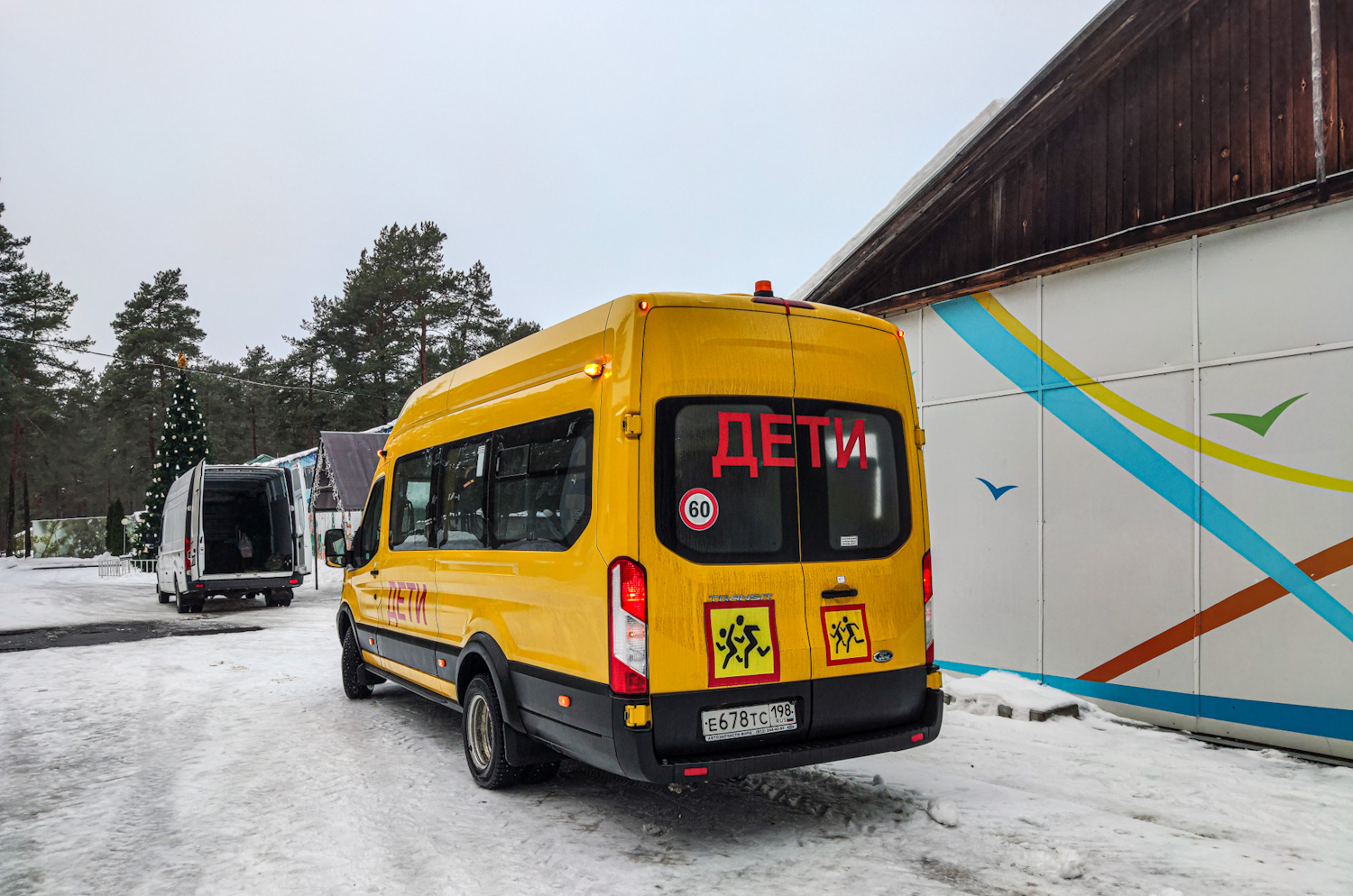 Санкт-Петербург, Ford Transit FBD [RUS] (X2F.ESG.) № Е 678 ТС 198