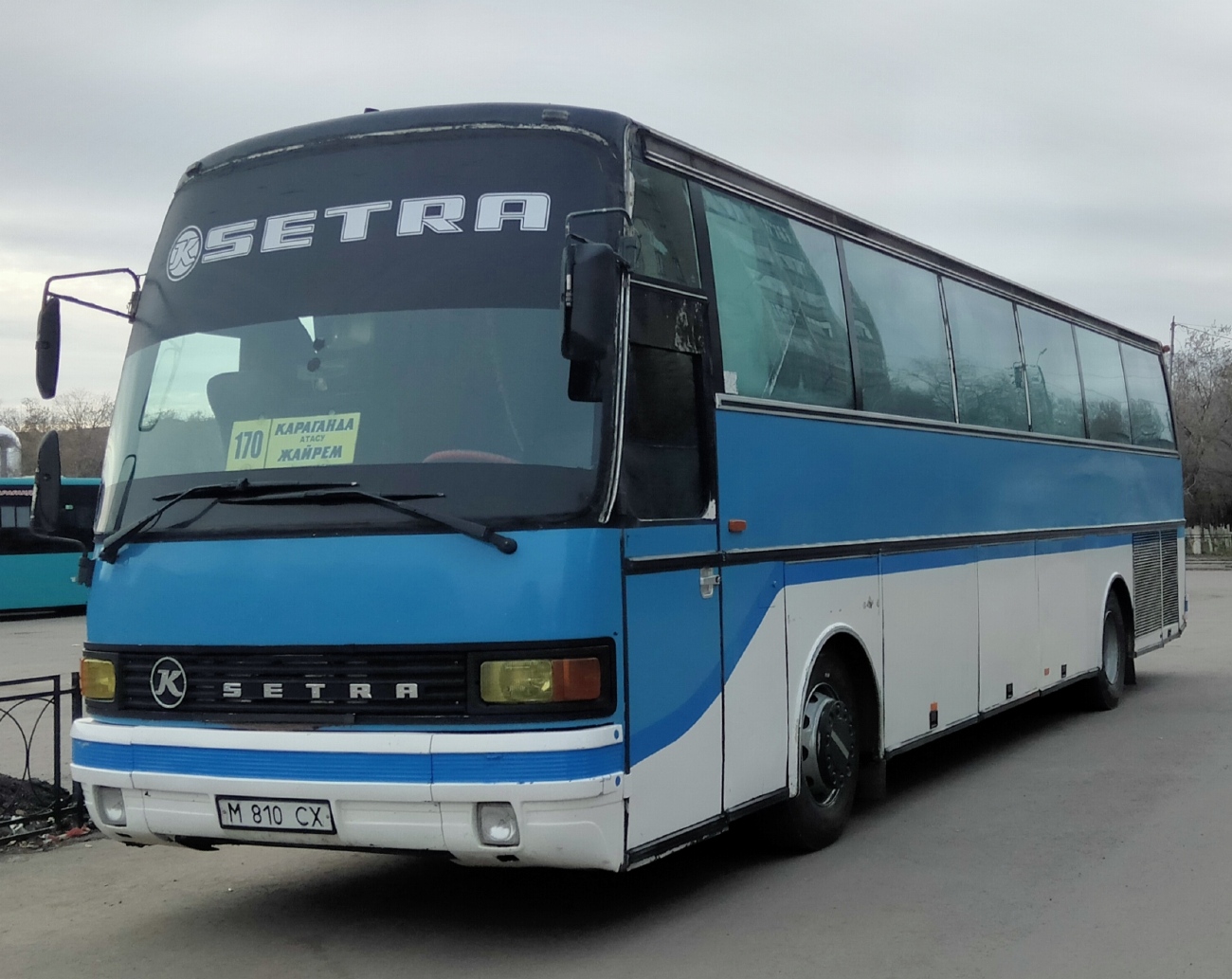 Карагандинская область, Setra S215HD № M 810 CX