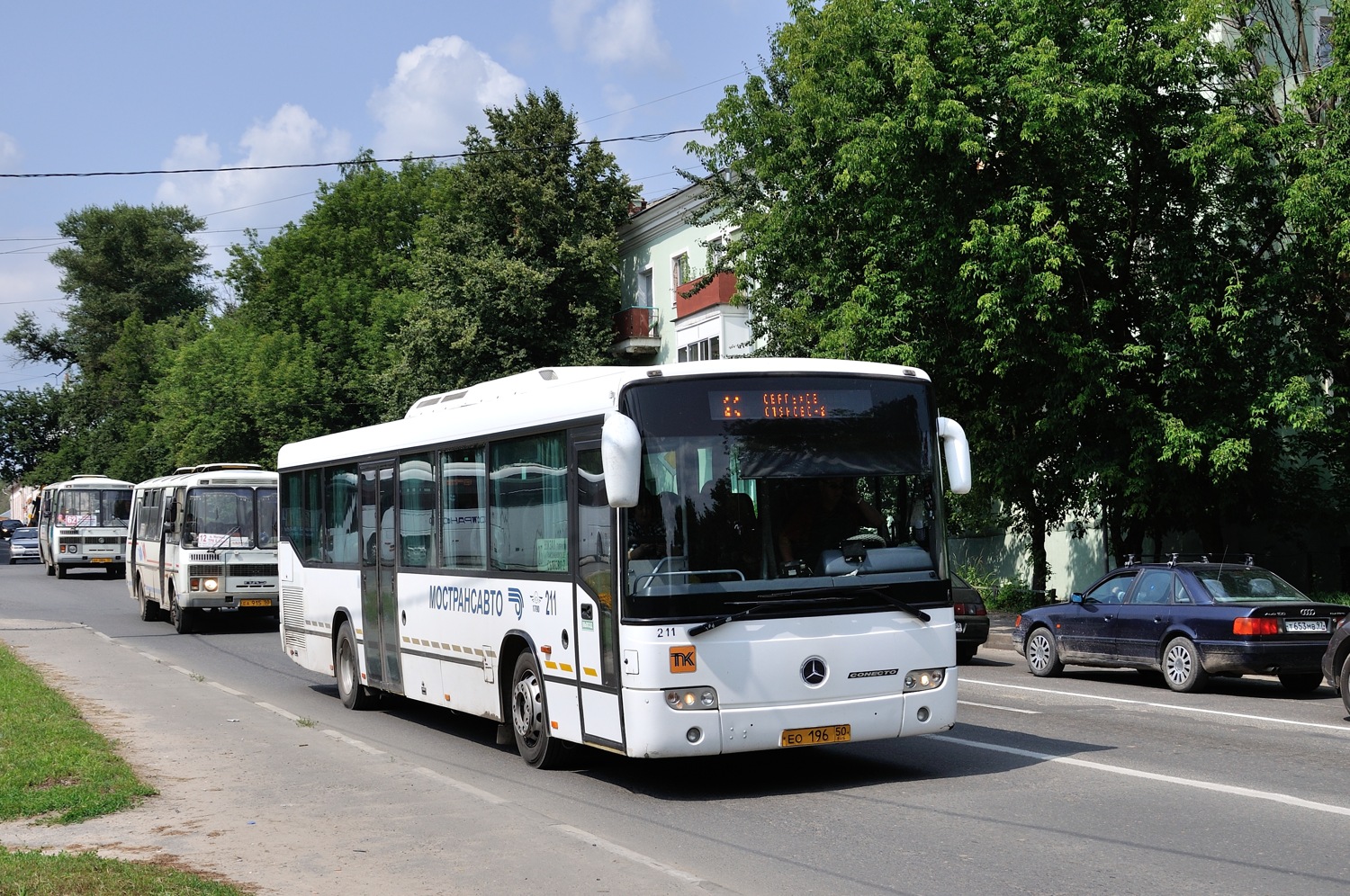 Московская область, ПАЗ-4234 № ЕА 915 50; Московская область, Mercedes-Benz O345 Conecto H № 211