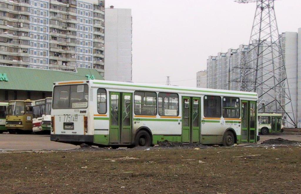 Москва, ЛиАЗ-5256.25 № 11228