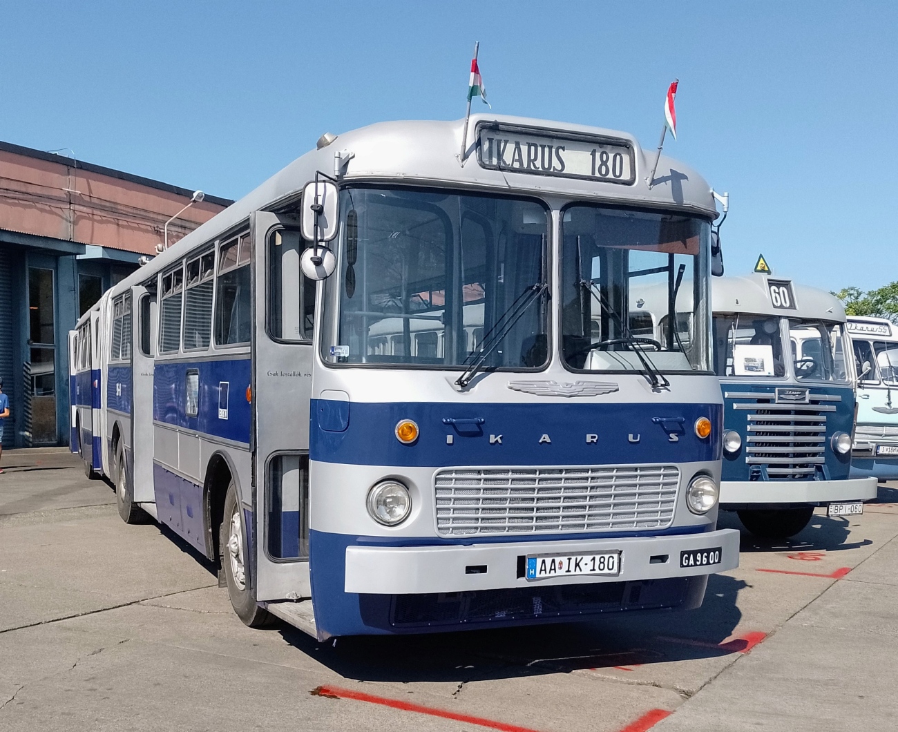 Венгрыя, Ikarus 180.72 № 96-00; Венгрыя — Дни открытых дверей