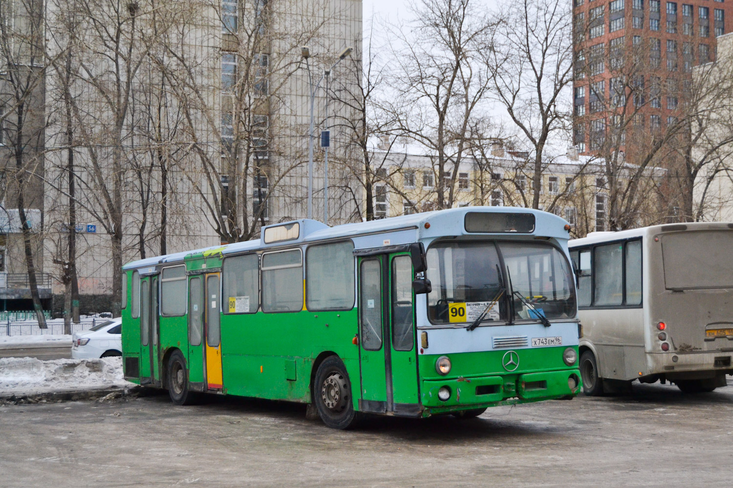 Свердловская область, Mercedes-Benz O305 № Х 743 ЕМ 96