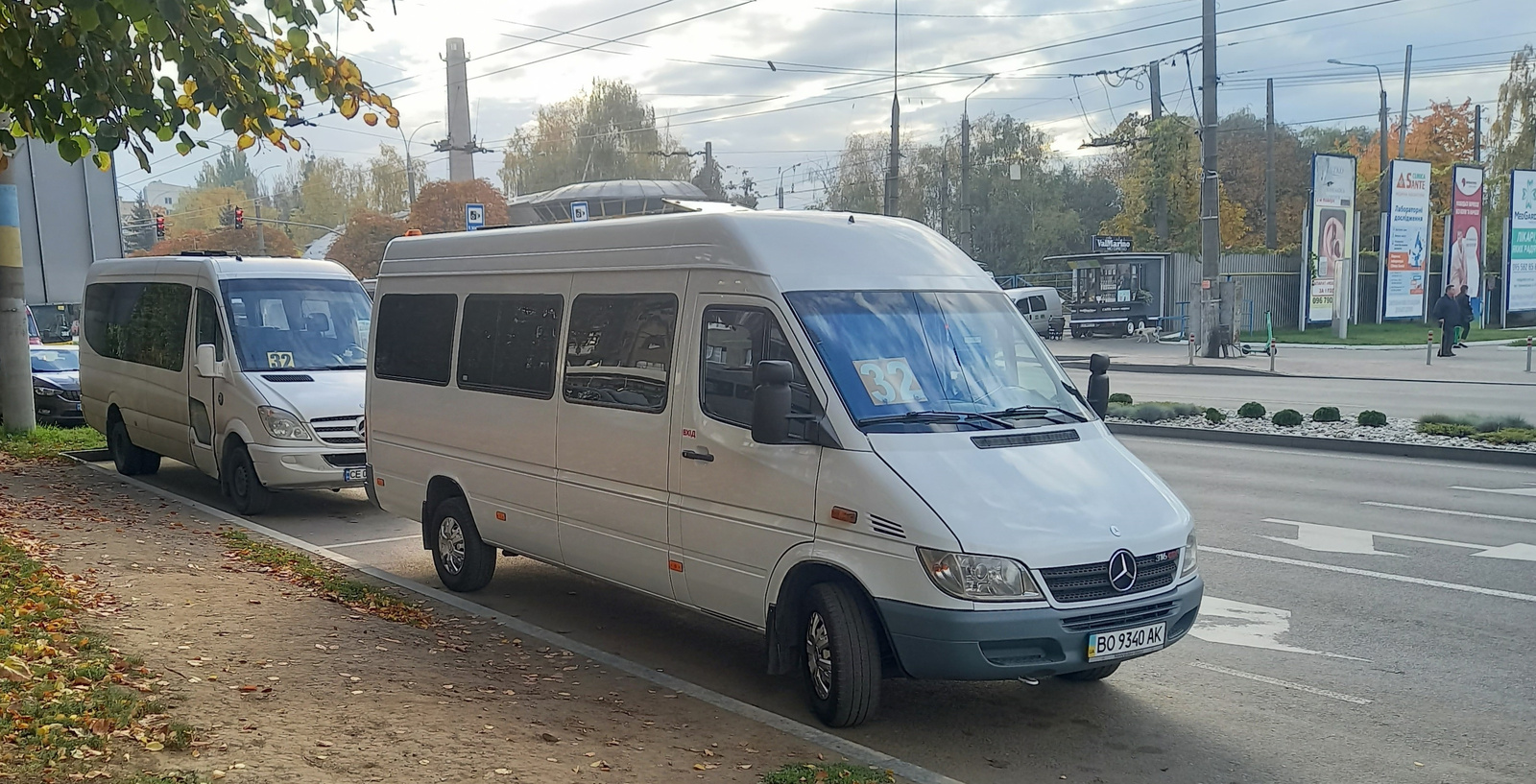 Chernovtsy region, Omnibus Trading Radius # CE 0993 CM; Chernovtsy region, Mercedes-Benz Sprinter W903 313CDI # BO 9340 AK