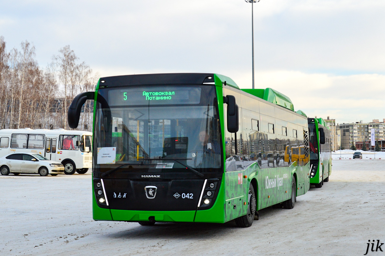 Chelyabinsk region, NefAZ-5299-40-57 (CNG) № 042; Chelyabinsk region — New bus